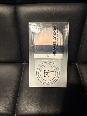 it cosmetics Heavenly Skin Brush in White and Silver Packaging